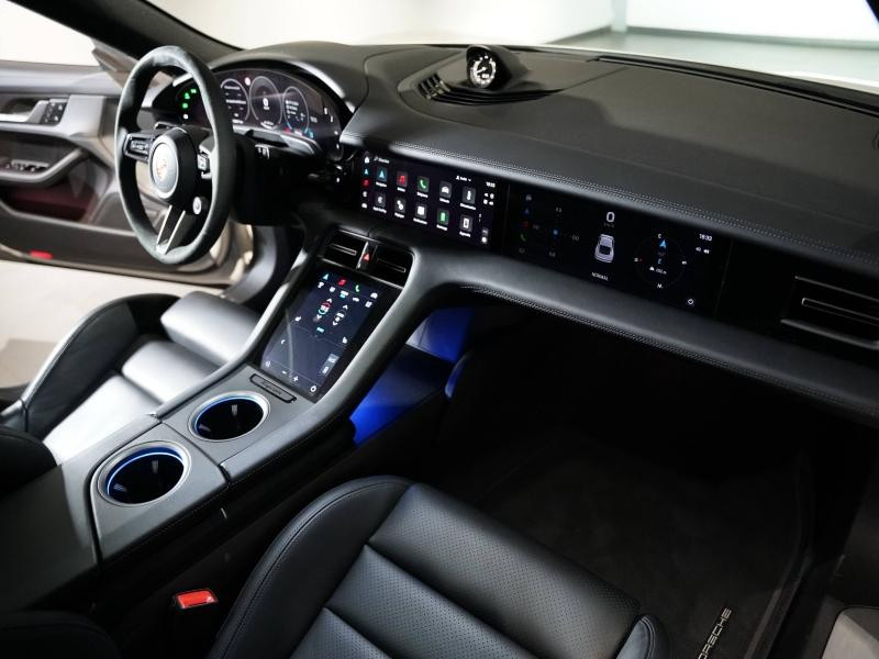 Occasion PORSCHE Taycan 598ch 4S avec batterie performance plus 2024 Craie 119900 € à Lesménils