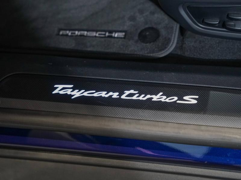 Used PORSCHE Taycan 761ch Turbo S MY21 2021 Bleu Gentiane métallisé € 89900 in Lesménils