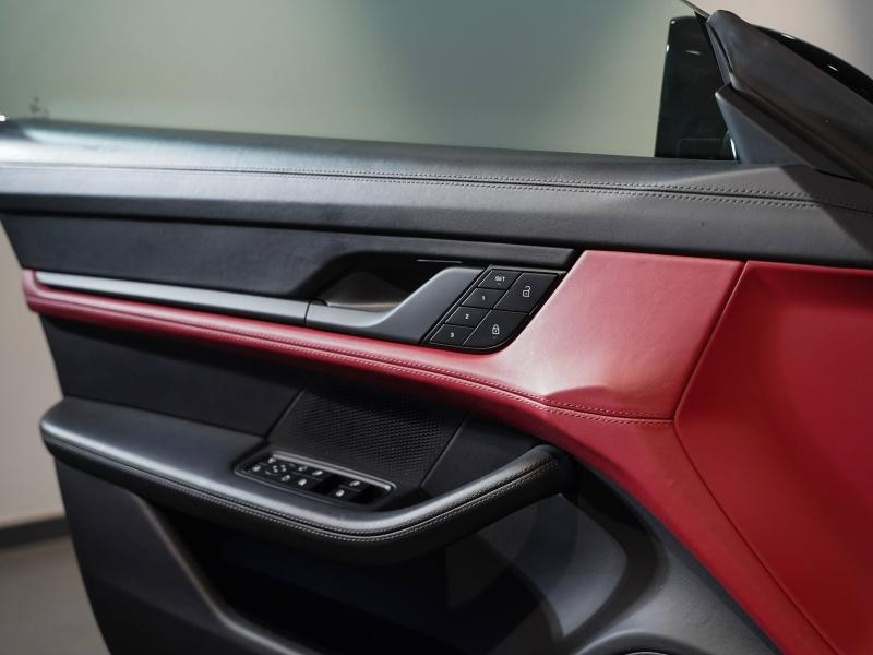 Used PORSCHE Taycan 571ch 4S avec batterie performance plus MY22 2022 Noir € 64900 in Lesménils