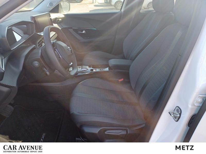 Used PEUGEOT 2008 e-2008 136ch Allure Pack 2022 Blanc Nacré (N) € 20990 in Metz