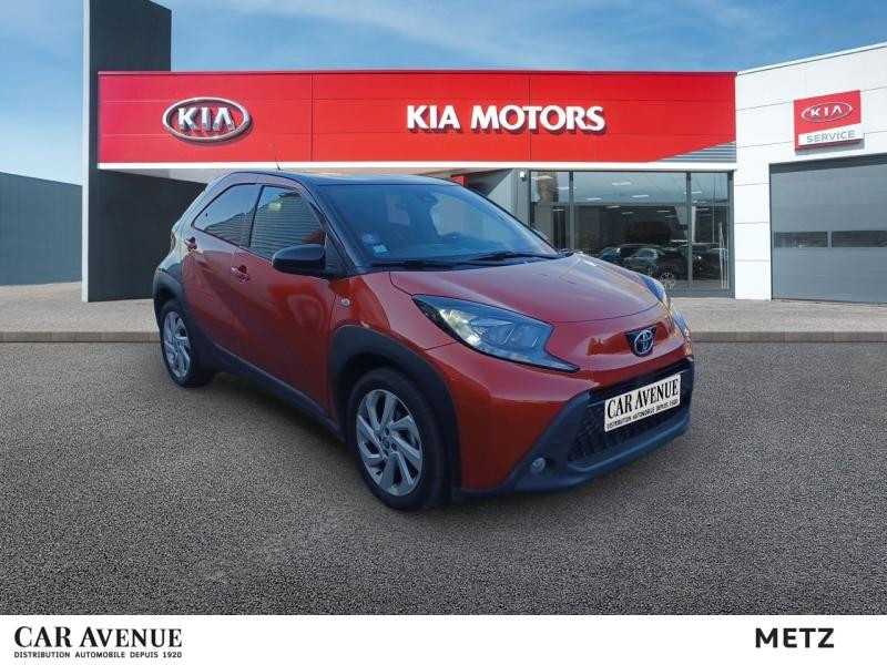 Used TOYOTA Aygo X 1.0 VVT-i 72ch Design  Garantie 12 mois 2022 Bi-Ton Rouge Piment premium/Toit noir € 14290 in Metz