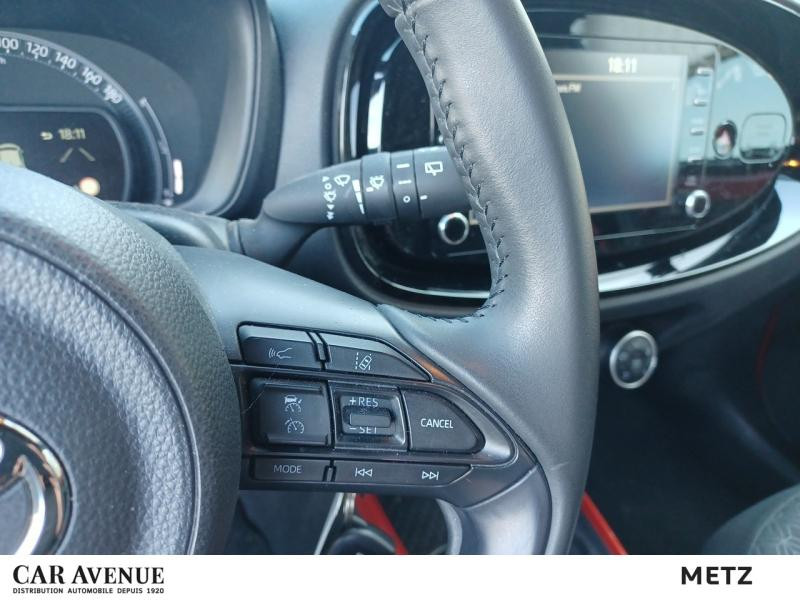 Used TOYOTA Aygo X 1.0 VVT-i 72ch Design  Garantie 12 mois 2022 Bi-Ton Rouge Piment premium/Toit noir € 14290 in Metz