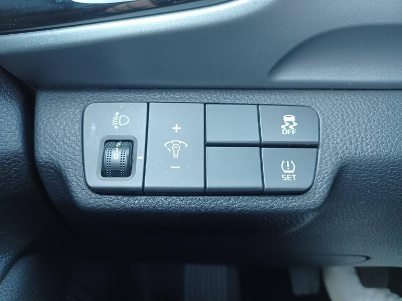 Occasion KIA Stonic 1.0 T-GDi 120ch MHEV Active iBVM6 GARANTIE 07-2028 2021 Gris Magnétique métallisé 13990 € à Metz