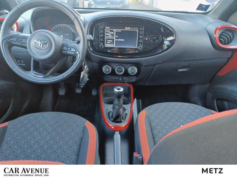Used TOYOTA Aygo X 1.0 VVT-i 72ch Design  Garantie 12 mois 2022 Bi-Ton Rouge Piment premium/Toit noir € 14290 in Metz