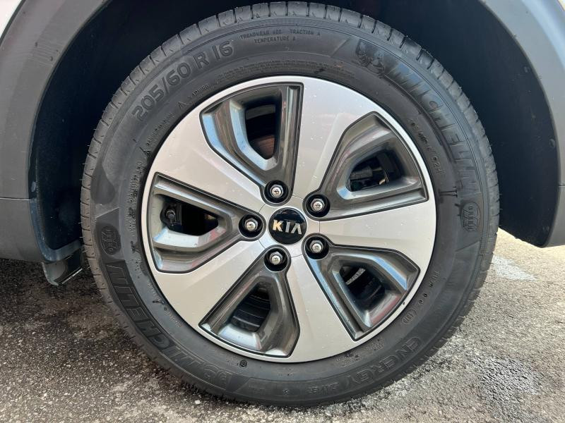 Occasion KIA Niro 1.6 GDi 105ch ISG + électrique 43.5ch Active Business DCT6 garantie 12 mois 2017 Blanc Sensation 15990 € à Metz