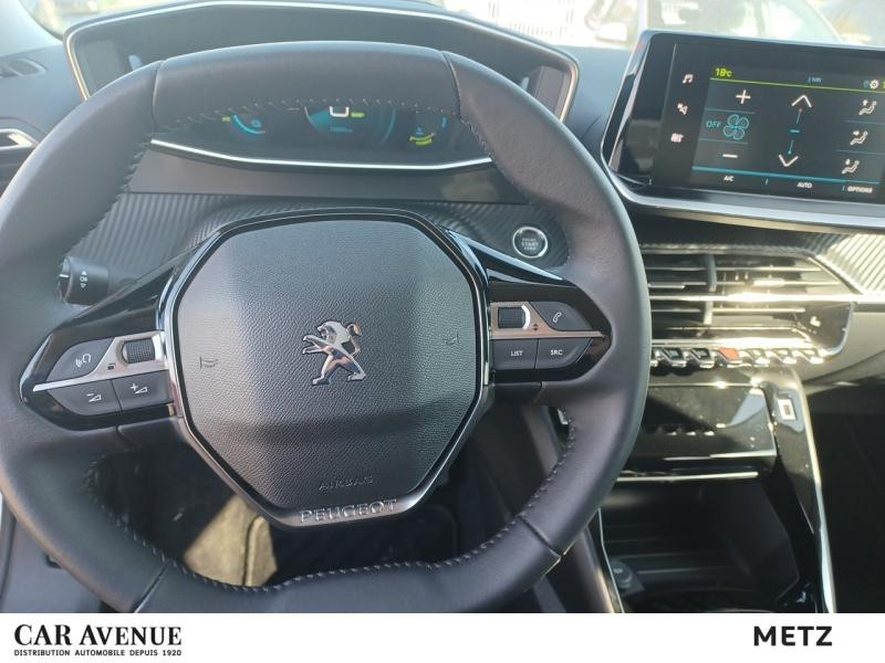 Used PEUGEOT 2008 e-2008 136ch Allure Pack 2022 Blanc Nacré (N) € 20990 in Metz