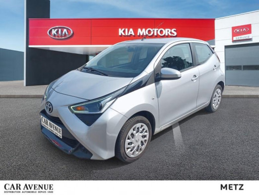 Used TOYOTA Aygo 1.0 VVT-i 72ch x-play x-app 5p MC18 garantie 12 mois 2019 Gris € 9,990 in Metz