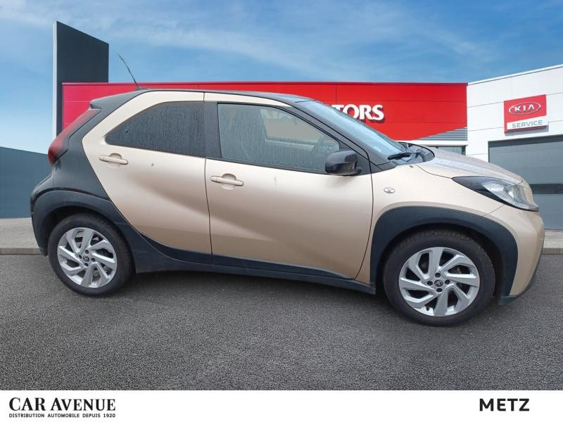Occasion TOYOTA Aygo X 1.0 VVT-i 72ch Design 2022 Bi-Ton Beige Gingembre métal/Toit noir 13990 € à Metz