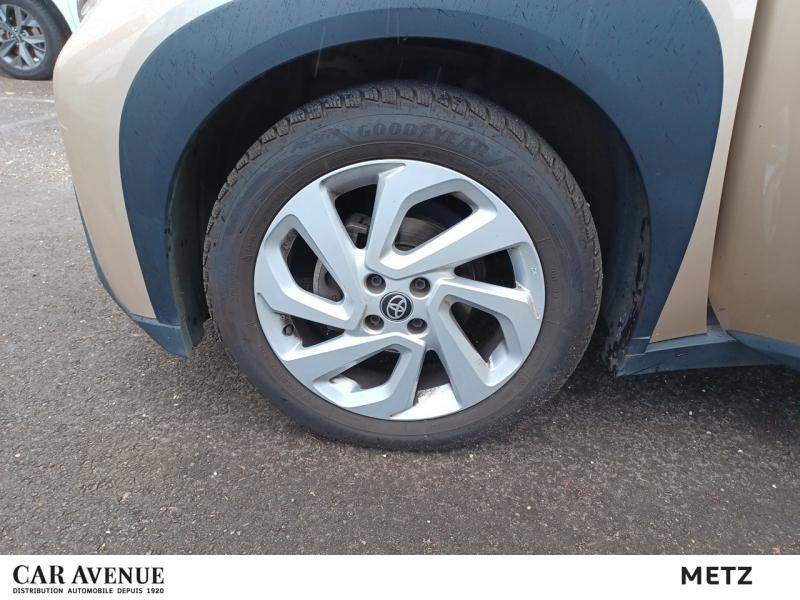 Occasion TOYOTA Aygo X 1.0 VVT-i 72ch Design 2022 Bi-Ton Beige Gingembre métal/Toit noir 13990 € à Metz