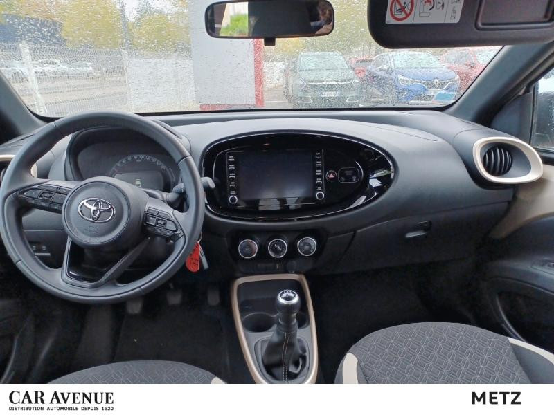 Occasion TOYOTA Aygo X 1.0 VVT-i 72ch Design 2022 Bi-Ton Beige Gingembre métal/Toit noir 13990 € à Metz