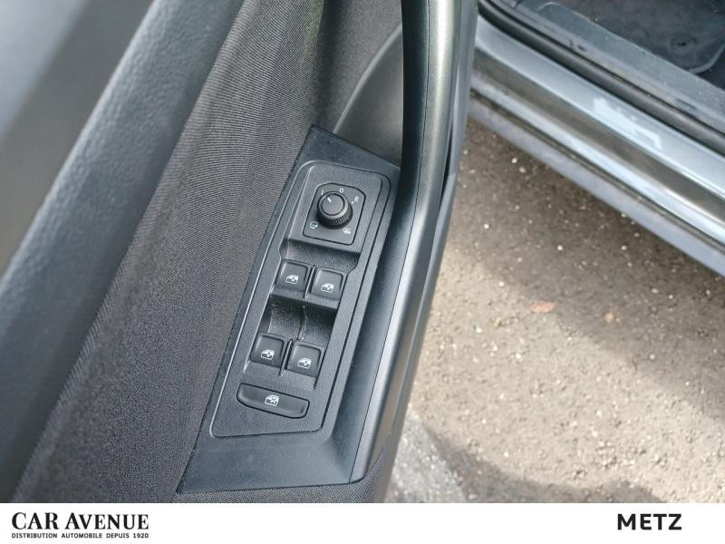 Occasion VOLKSWAGEN T-Roc 1.5 TSI Evo2 150ch Style DSG7 GARANTIE 12 MOIS 2025 Gris 28990 € à Metz