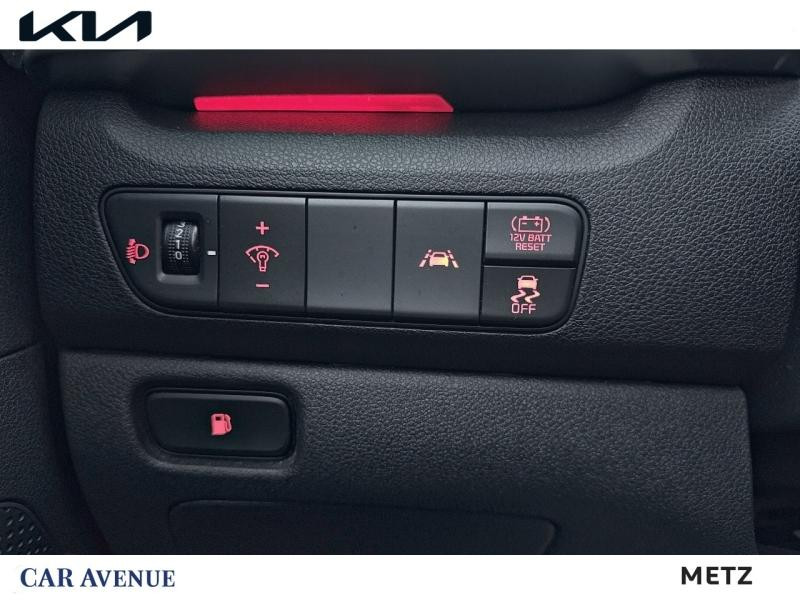 Occasion KIA Niro 1.6 GDi 105ch ISG + Plug-In 60.5ch Lounge DCT6 MY22 GARANTIE 11-2028 2021 Blanc 21490 € à Metz