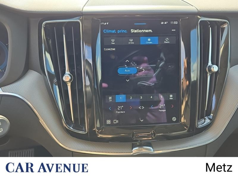 Occasion VOLVO XC60 B4 197ch Plus Style Dark Geartronic 2022 Bleu Denim Métallisé 36990 € à Metz