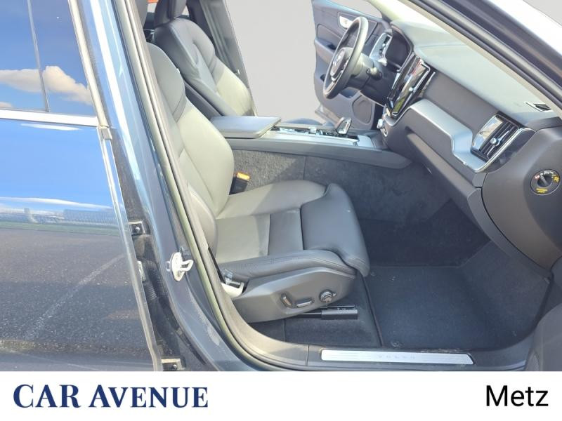 Occasion VOLVO XC60 B4 197ch Plus Style Dark Geartronic 2022 Bleu Denim Métallisé 36990 € à Metz