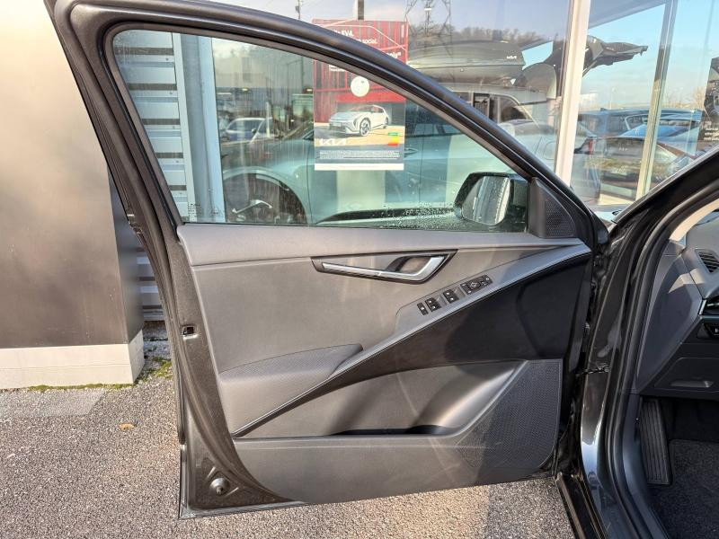 Used KIA Niro 1.6 GDi 129ch HEV Active DCT6 Garantie 05/2032 2025 Gris Cosmique Métallisé € 31490 in Forbach