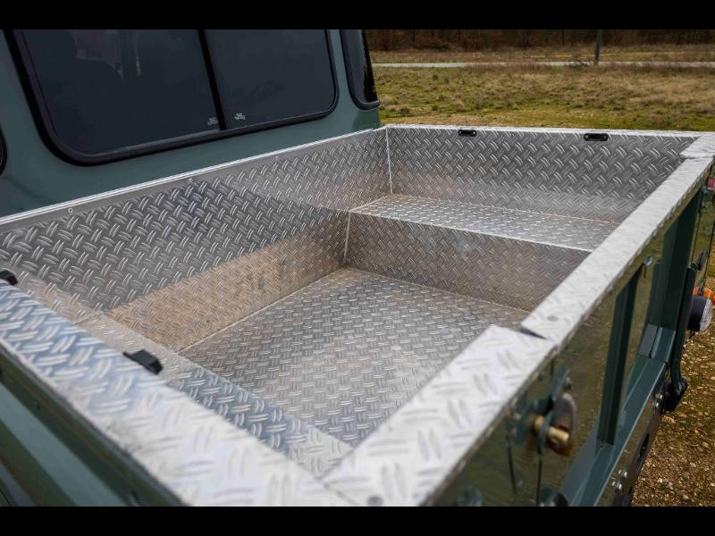 Occasion LAND-ROVER Defender 110 Pick Up Mark V 2013 Gris 69990 € à Diekirch