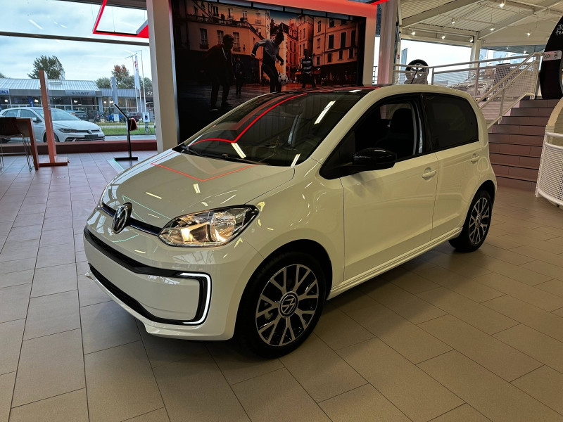 Used VOLKSWAGEN e-up! Electrique 83 ch Style 2024 Blanc Pur toit noir € 22990 in Haguenau