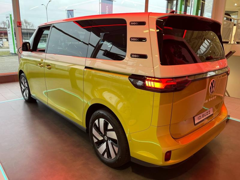 Occasion VOLKSWAGEN ID. Buzz 286ch Pro 7 places 86 kWh 2024 Blanc Candy / Jaune Lime 60990 € à Haguenau