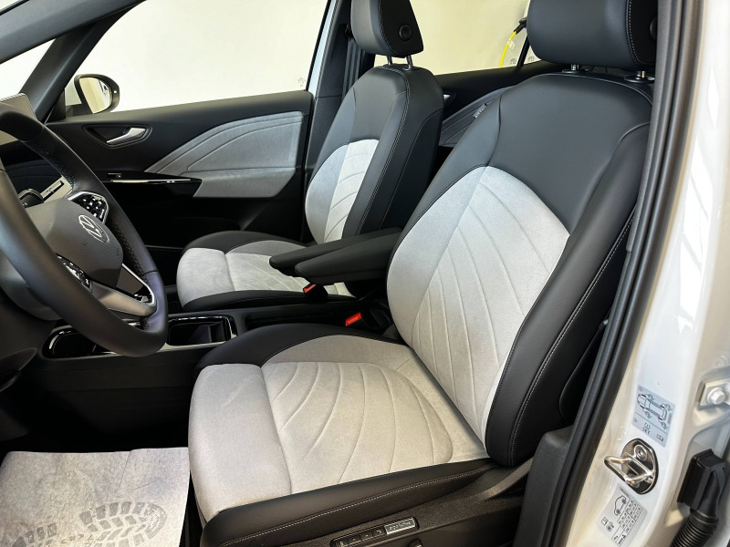 Used VOLKSWAGEN ID.3 204ch Pro S 77 kWh Life Max 2024 Blanc Glacier Métal/Toit/Hayon Noir € 36990 in Haguenau