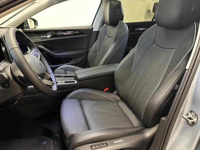 Used VOLKSWAGEN Passat SW 1.5 eHybrid 204ch Elegance DSG6 2024 Argent Dolomite métallisée € 53990 in Haguenau