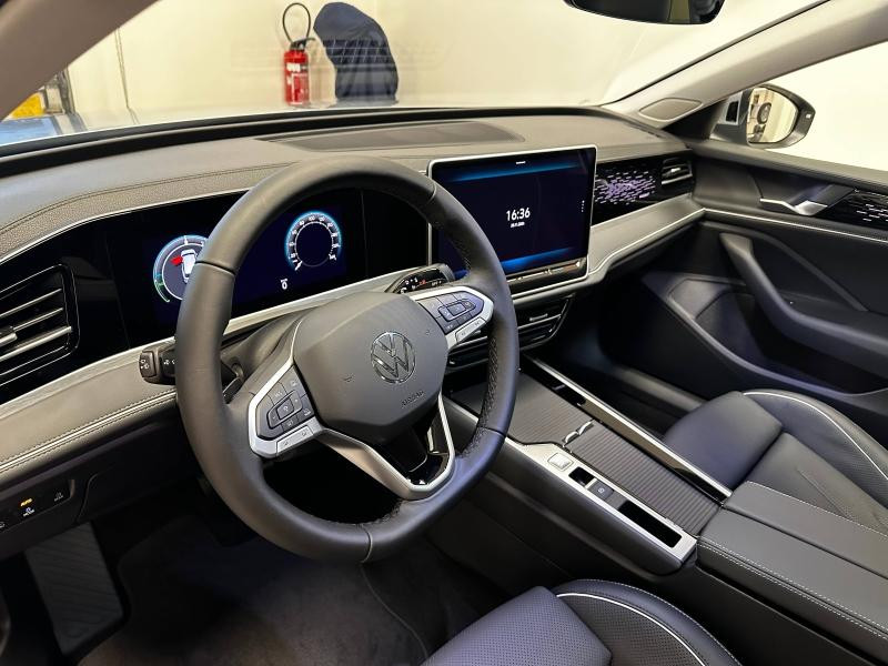 Used VOLKSWAGEN Passat SW 1.5 eHybrid 204ch Elegance DSG6 2024 Argent Dolomite métallisée € 53990 in Haguenau