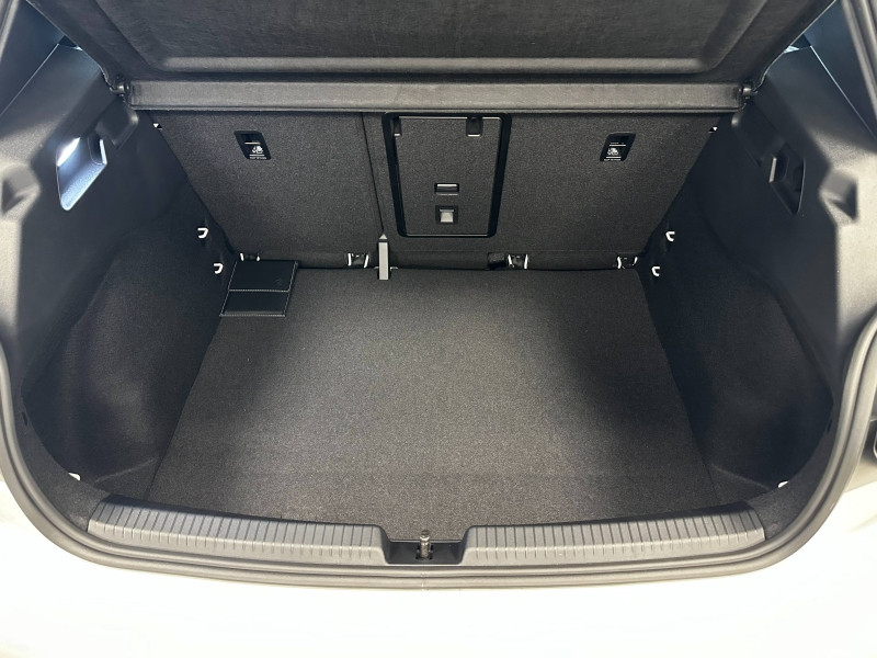 Used VOLKSWAGEN ID.3 204ch Pro S 77 kWh Life Max 2024 Blanc Glacier Métal/Toit/Hayon Noir € 36990 in Haguenau