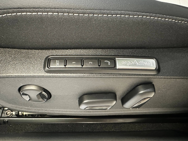 Used VOLKSWAGEN ID.3 204ch Pro S 77 kWh Life Max 2024 Blanc Glacier Métal/Toit/Hayon Noir € 36990 in Haguenau