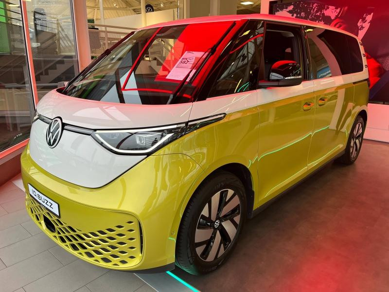 Occasion VOLKSWAGEN ID. Buzz 286ch Pro 7 places 86 kWh 2024 Blanc Candy / Jaune Lime 60990 € à Haguenau