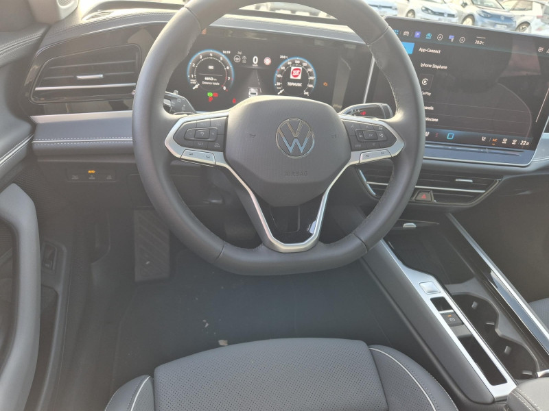 Used VOLKSWAGEN Passat SW 1.5 eTSI 150ch Elegance DSG7 2024 Noir Ebène métallisée € 40490 in Haguenau