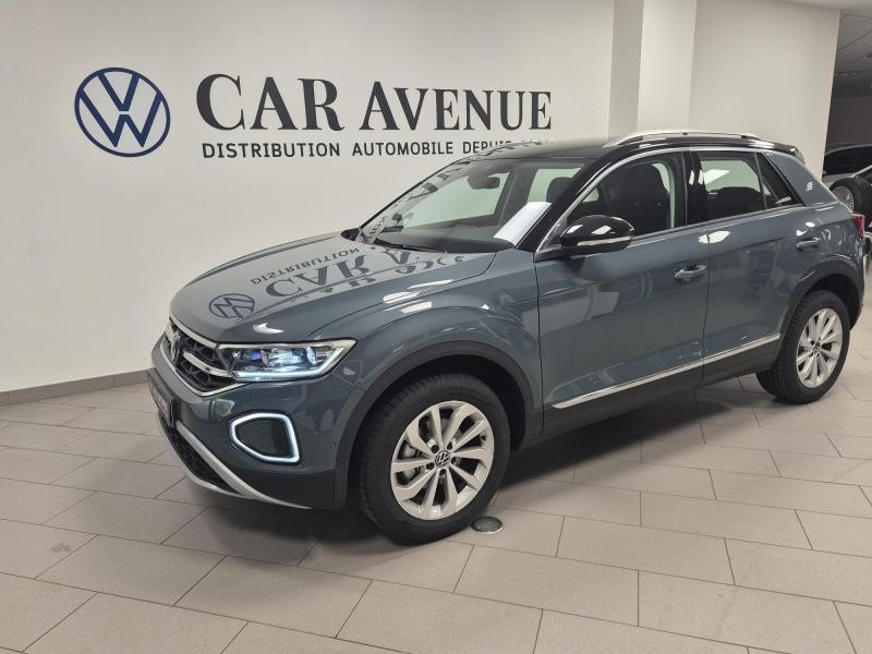 Used VOLKSWAGEN T-Roc 1.5 TSI Evo2 150ch Style DSG7 2025 Bleu Pétrole métallisée/Toit Noir € 35990 in Haguenau