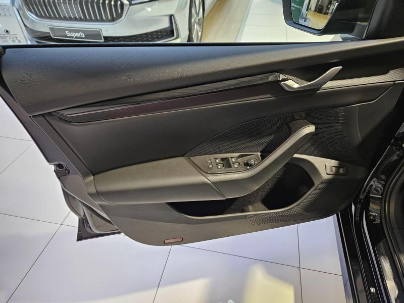 Used SKODA Octavia Combi 1.5 TSI ACT Hybrid 150 ch Sportline DSG7 2024 Noir Magic nacré métallisée € 38489 in Haguenau
