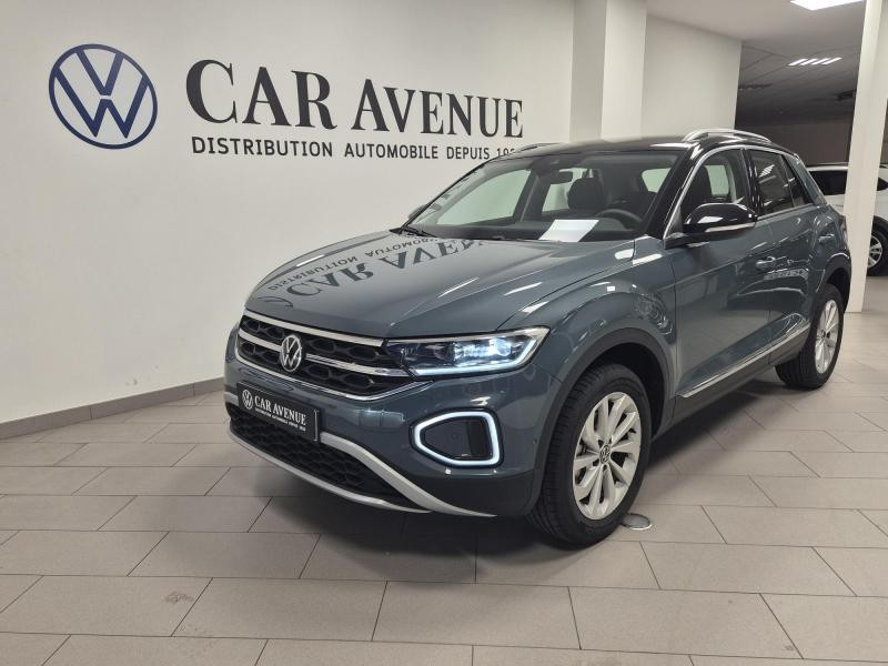 Used VOLKSWAGEN T-Roc 1.5 TSI Evo2 150ch Style DSG7 2025 Bleu Pétrole métallisée/Toit Noir € 35990 in Haguenau