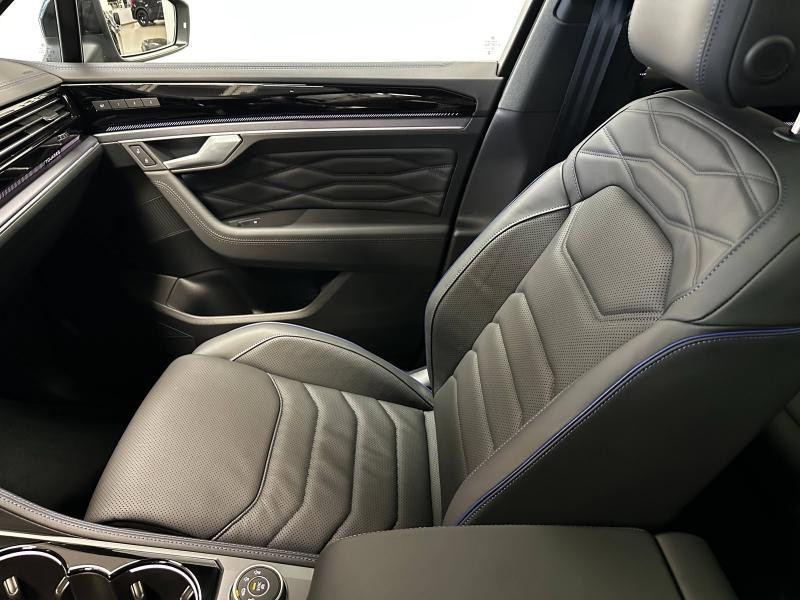 Occasion VOLKSWAGEN Touareg 3.0 TSI eHybrid 462ch R 4Motion BVA8 2024 Noir Ebène métallisée 97990 € à Haguenau