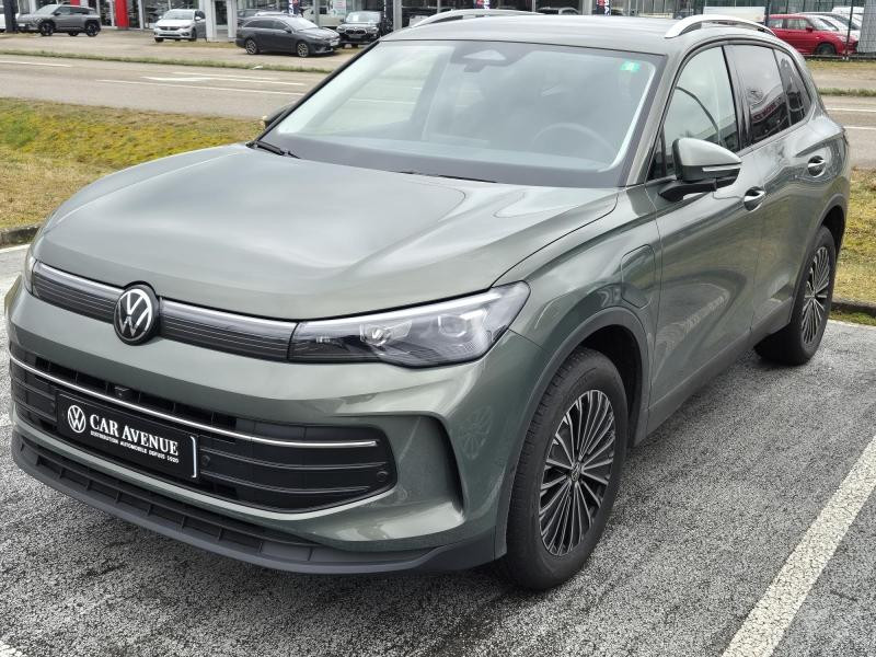 Used VOLKSWAGEN Tiguan 1.5 eHybrid 204ch VW Edition DSG6 2024 Vert Cipressino métallisée € 49490 in Haguenau