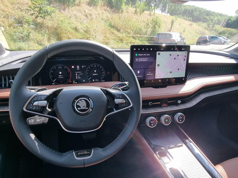 Occasion SKODA Superb 2.0 TDI SCR 150 ch Laurin & Klement DSG7 / CUIR / FEUX LED / GPS / HAYON ELECTRIQUE 2024 Noir Ebène métallisée 42989 € à Haguenau