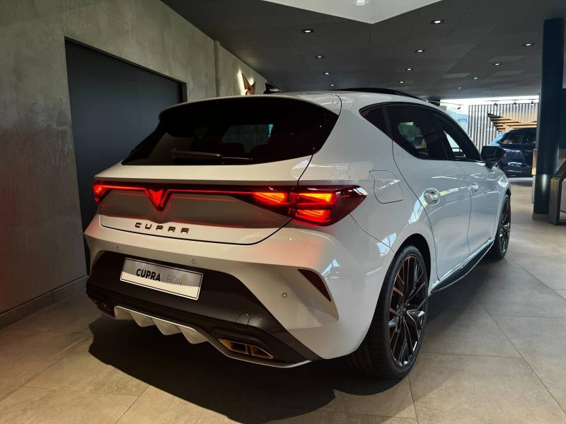 Occasion CUPRA Leon 1.5 eHybrid 204 ch V DSG6 2025 Blanc Nevada métallisé 44989 € à Haguenau