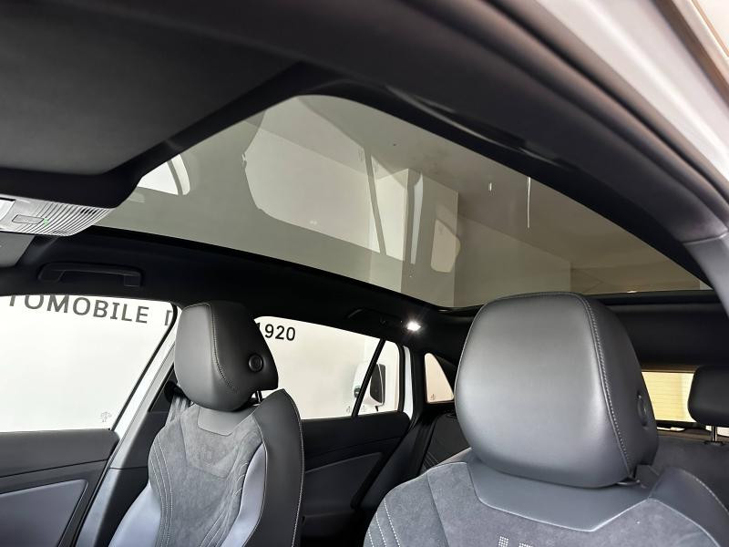 Occasion VOLKSWAGEN ID.4 286ch Pro 77 kWh Life Max 2025 Blanc Glacier Métallisée / Toit Noir 42989 € à Haguenau