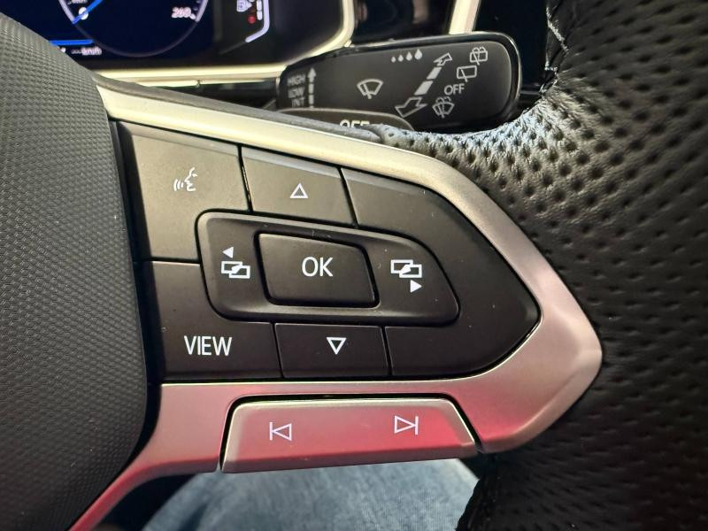 Used VOLKSWAGEN T-Roc 1.5 TSI Evo2 150ch R-Line Edition DSG7 2025 Gris Indium métallisée € 39990 in Haguenau