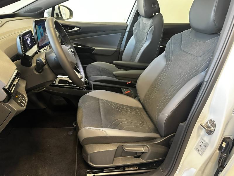 Occasion VOLKSWAGEN ID.4 286ch Pro 77 kWh Life Max 2025 Blanc Glacier Métallisée / Toit Noir 42989 € à Haguenau