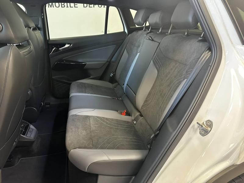 Occasion VOLKSWAGEN ID.4 286ch Pro 77 kWh Life Max 2025 Blanc Glacier Métallisée / Toit Noir 42989 € à Haguenau