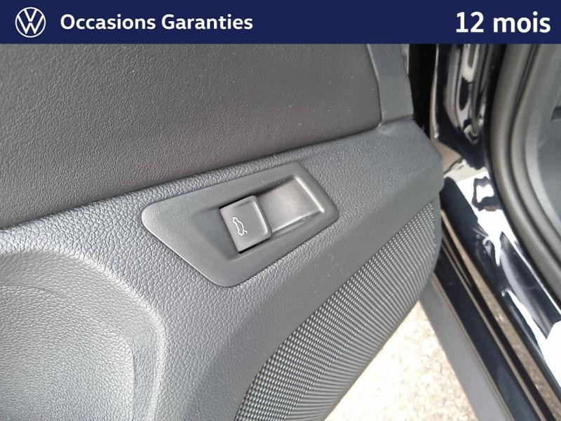 Used VOLKSWAGEN T-Roc 1.5 TSI Evo2 150 ch type R-Line DSG7 / APP CONNECT / SIEGES ET VOLANTS CHAUFFANTS / CAMERA / H 2025 Noir Intense nacrée € 33489 in Haguenau