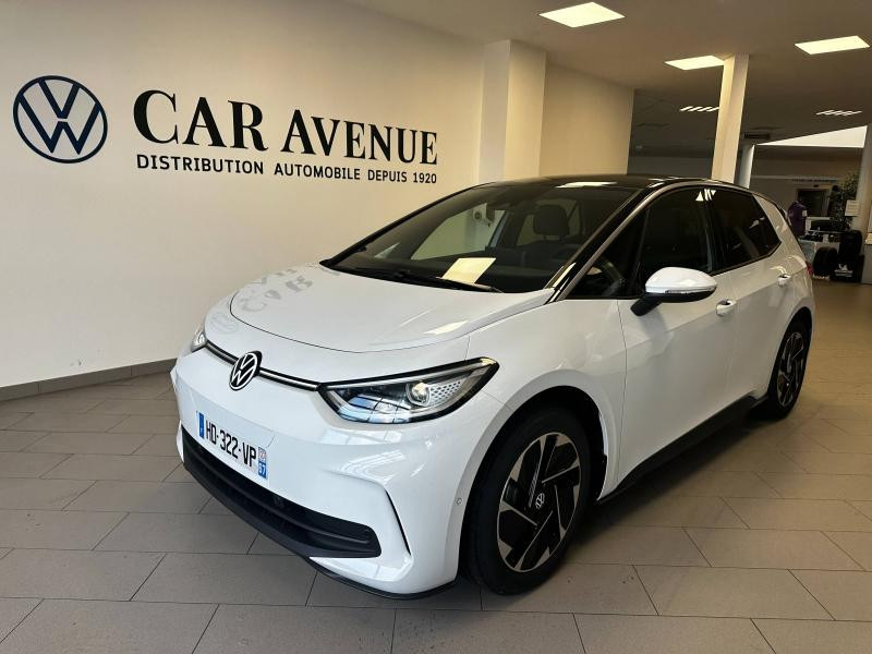 Occasion VOLKSWAGEN ID.3 204ch Pro 59 kWh Life Max 2025 Blanc Glacier Métal/Toit/Hayon Noir 31989 € à Haguenau