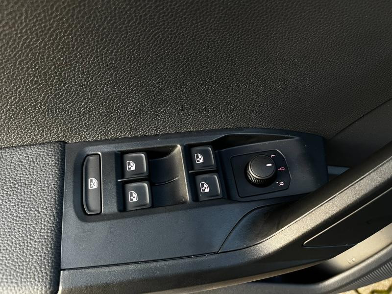 Occasion SEAT Arona 1.0 TSI 95 ch  Edition 2025 Bleu Fjord 19989 € à Haguenau