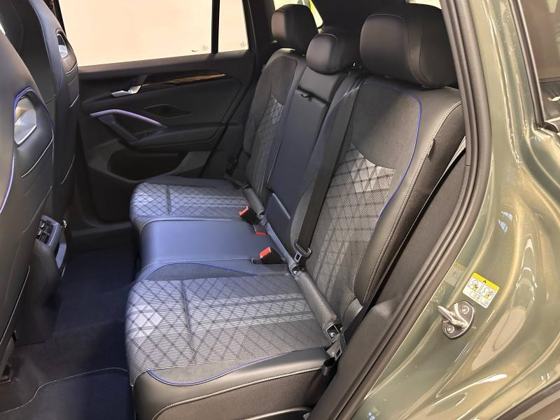 Occasion VOLKSWAGEN Tiguan 1.5 eHybrid 204ch R-Line Edition DSG6 2025 Vert Cipressino métallisée 56989 € à Haguenau