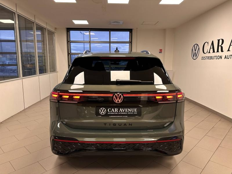 Occasion VOLKSWAGEN Tiguan 1.5 eHybrid 204ch R-Line Edition DSG6 2025 Vert Cipressino métallisée 56989 € à Haguenau