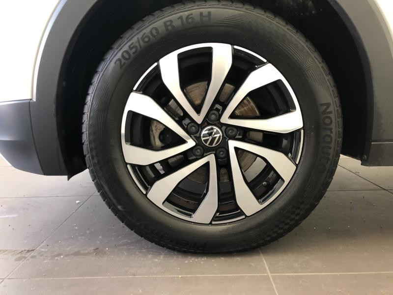 Used VOLKSWAGEN T-Cross 1.0 TSI 95 Active / Digital Cockpit Pro / APP Connect / Caméra / Keyless / Régulateur Adapta 2021 Blanc Pur € 17789 in Haguenau