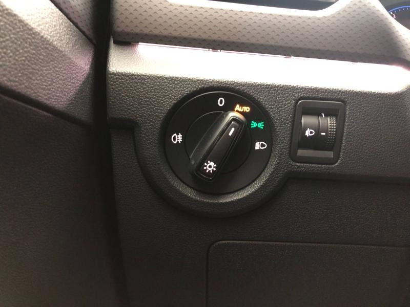 Used VOLKSWAGEN T-Cross 1.0 TSI 95 Active / Digital Cockpit Pro / APP Connect / Caméra / Keyless / Régulateur Adapta 2021 Blanc Pur € 17789 in Haguenau