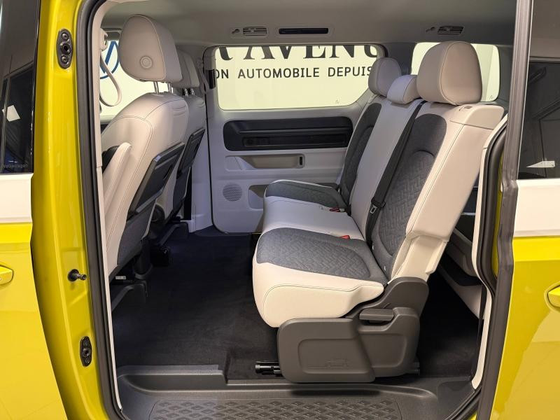 Used VOLKSWAGEN ID. Buzz 286ch Pro 7 places 86 kWh 2025 Blanc Candy / Jaune Lime € 49989 in Haguenau