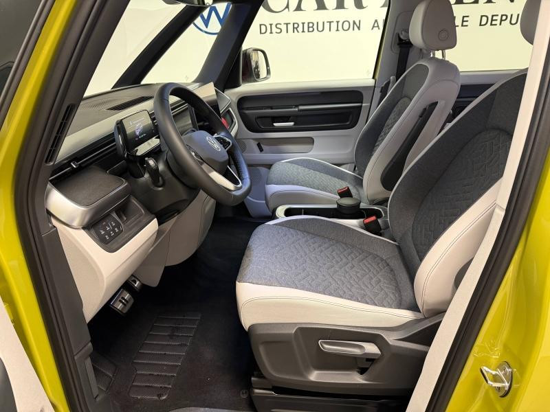 Used VOLKSWAGEN ID. Buzz 286ch Pro 7 places 86 kWh 2025 Blanc Candy / Jaune Lime € 49989 in Haguenau
