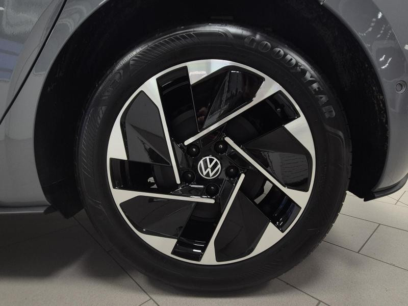 Used VOLKSWAGEN ID.3 204ch Pro 59 kWh Life Max 2025 Gris Lunaire/Toit/Hayon Noir € 33989 in Haguenau